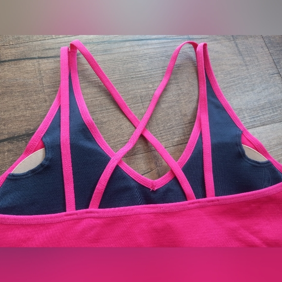 Tommy Hilfiger XS Sport's Bra. NEW. WT. - Picture 3 of 5